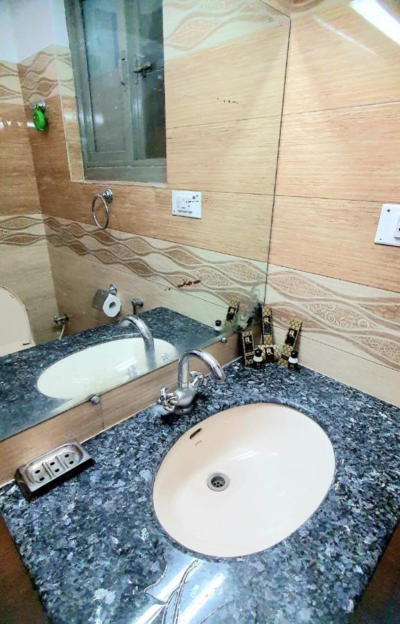 Royal Hotel Naran Esterno foto